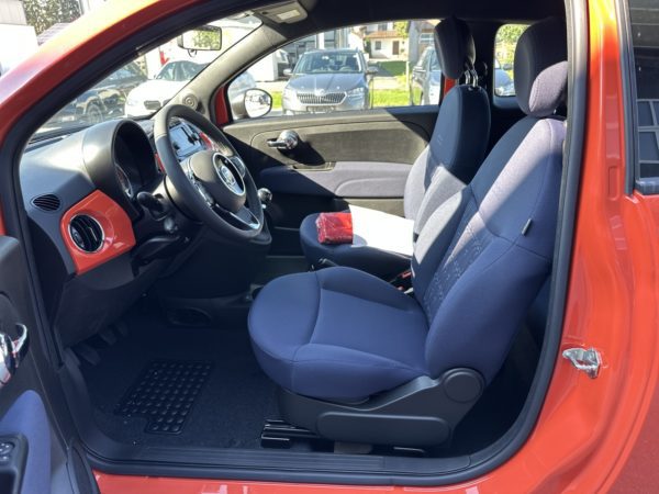 Fiat 500 orange Einstieg Fahrer Beifahrer Auto Abo